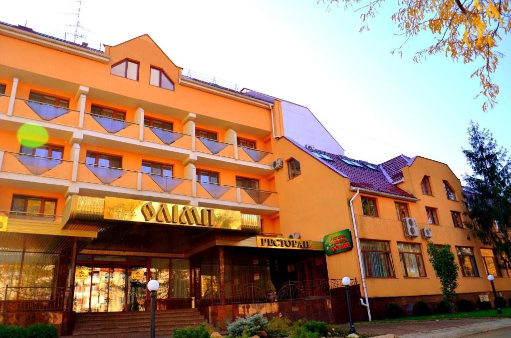 Olymp Hotel Uzhhorod Exterior photo