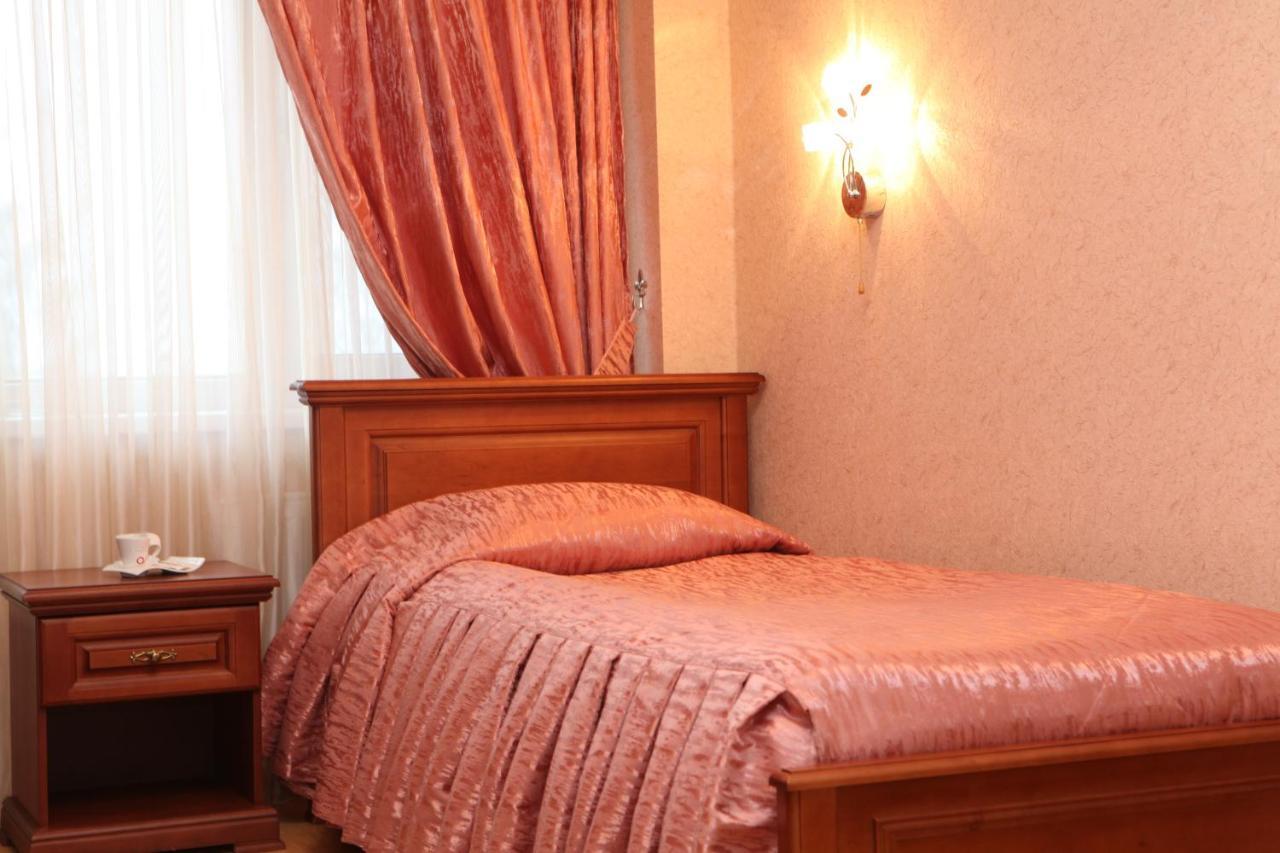 Olymp Hotel Uzhhorod Room photo